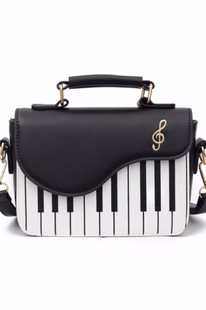 Fashionable trendy hand bag for women in chic style