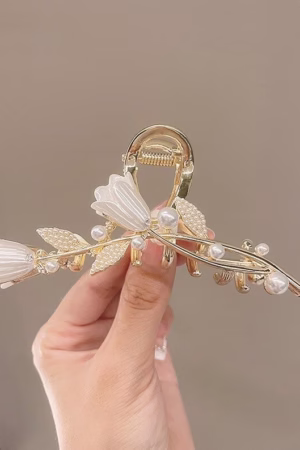 Stylish party hair clip for women with elegant design