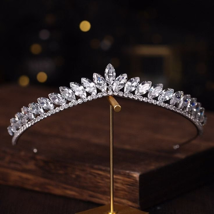 Elegant Bridal Tiara – Stylish Crown for Women Elegant tiara for women – stylish bridal crown with crystals and pearls for weddings and parties