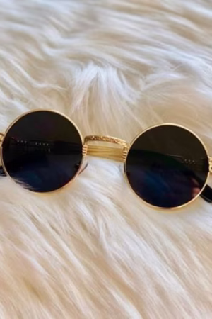 Retro round sunglasses for women with polarized UV lenses