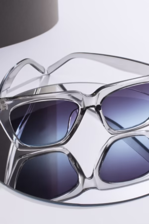 Stylish mirrored sunglasses with reflective UV400 lenses for men and women