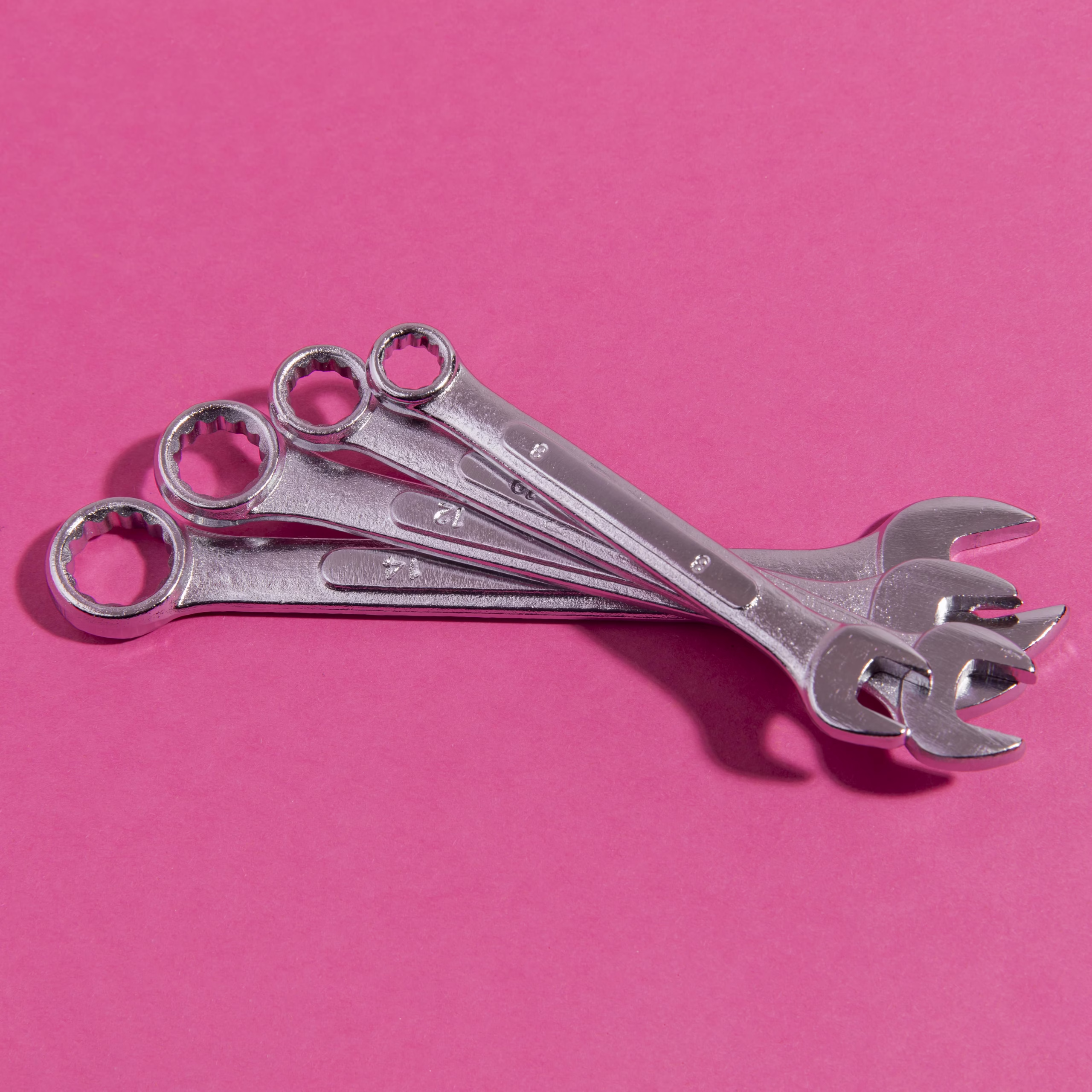 Mechanic Hand Tools – Professional Auto Repair Tools High-quality mechanic hand tools including wrenches, ratchets, pliers, and tool kits for automotive repair