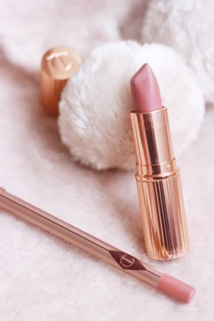 Hydrating lipstick in nude and pink shades with creamy finish